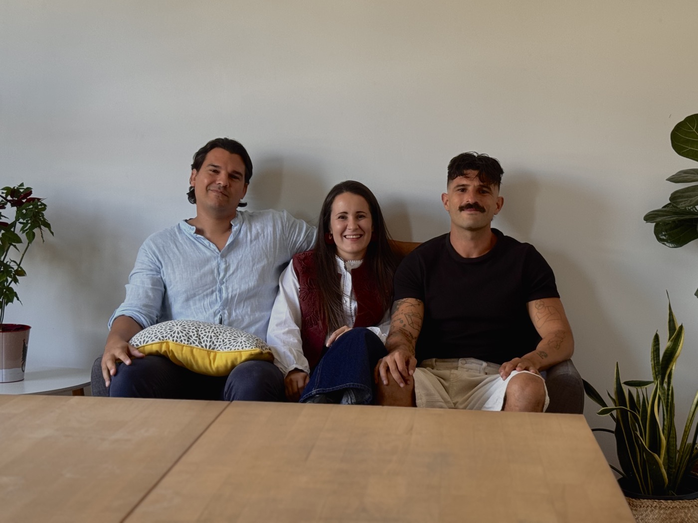 Helena Caro con el equipo de Nadie Agency